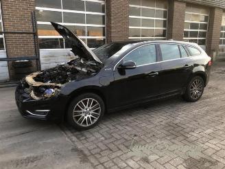 Salvage car Volvo V-60 V60 I (FW/GW), Combi, 2010 / 2018 2.4 D6 20V Plug-in Hybrid AWD 2013/10