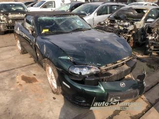 Vrakbiler auto Mazda MX-5 MX-5 (NB18/35/8C), Cabrio, 1998 / 2005 1.6i 16V 2001/3