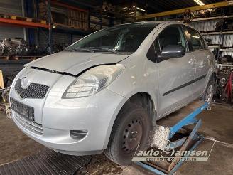 Salvage car Toyota Yaris Yaris II (P9), Hatchback, 2005 / 2014 1.3 16V VVT-i 2006/3