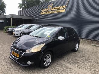 Coche accidentado Peugeot 208  2015/2