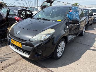 škoda osobní automobily Renault Clio  2011/3