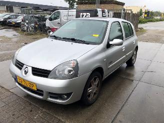 Coche accidentado Renault Clio  2006/11