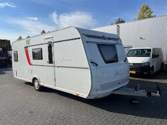 krockskadad bil caravan Burstner  AVERSO 570 TK  STAPELBED RONDZIT 2019/9