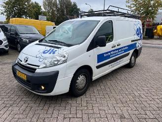 krockskadad bil bedrijf Toyota Proace 2.0 HDI 94KW L2H1 LANG AIRCO KLIMA EURO6 2014/4