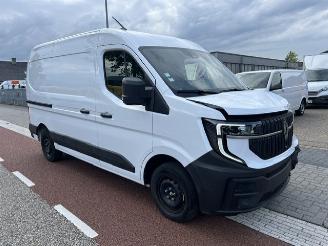 krockskadad bil bedrijf Renault Master 2.0 DCI 96KW L2H2  AIRCO KLIMA NEW MODEL!! 2025/1