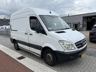 damaged commercial vehicles Mercedes Sprinter 310 CDI   LAADKLEP LADEBORDWAND 2013/1