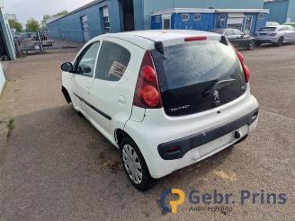 Peugeot 107 107, Hatchback, 2005 / 2014 1.0 12V picture 12