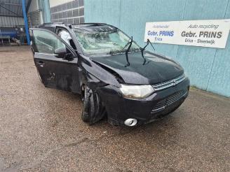 Vrakbiler auto Mitsubishi Outlander Outlander (GF/GG), SUV, 2012 / 2022 2.0 16V PHEV 4x4 2013/12