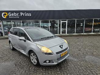 Unfallwagen Peugeot 5008 1.6 VTI 16V MPV  Benzine 1.598cc 88kW (120pk) FWD 2010/5