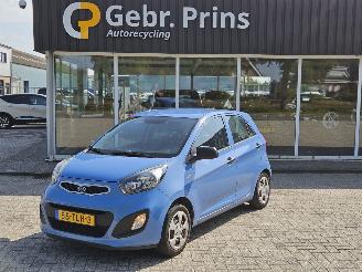skadebil auto Kia Picanto 1.0 12V Hatchback  Benzine 998cc 51kW (69pk) FWD 2012/3