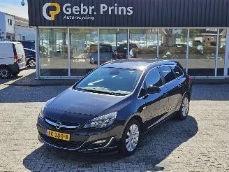 Voiture accidenté Opel Astra SPORTS TOURER 1.6 CDTI 16V Combi/o  Diesel 1.598cc 81kW (110pk) FWD 2016/2