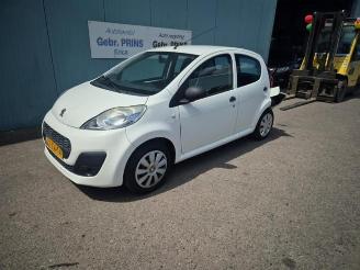 Peugeot 107 107, Hatchback, 2005 / 2014 1.0 12V picture 1
