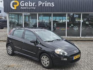 škoda osobní automobily Fiat Punto 0.9 TwinAir Turbo 100 Hatchback  Benzine 875cc 74kW (101pk) FWD 2015/9