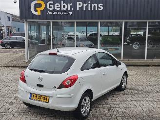krockskadad bil auto Opel Corsa 1.2 16V Hatchback  Benzine 1.229cc 63kW (86pk) FWD 2013/8