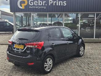 Vaurioauto  passenger cars Hyundai Ix20 1.6i 16V SUV  Benzine 1.591cc 92kW (125pk) FWD 2011/3