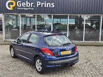 Auto incidentate Peugeot 207 1.4 16V VTi Hatchback  Benzine 1.397cc 70kW (95pk) FWD 2011/2