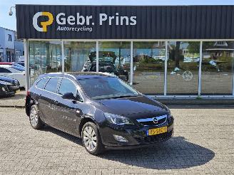 krockskadad bil auto Opel Astra SPORTS TOURER 1.4 16V ecoFLEX Combi/o  Benzine 1.398cc 74kW (101pk) FWD 2011/8