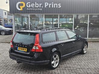 Schadeauto Volvo V-70 2.0 16V Combi/o  Benzine 1.999cc 107kW (145pk) 2009/11
