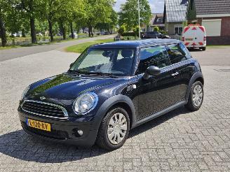 Mini Mini 1.6 16V One Hatchback  Benzine 1.598cc 72kW (98pk) FWD picture 7