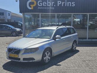 Auto incidentate Volvo V-70 2.5 T LPG 20V Combi/o  Benzine 2.521cc 170kW (231pk) 2011/7