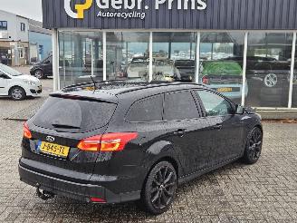 Voiture accidenté Ford Focus 1.0 Ti-VCT EcoBoost 12V 125 Combi/o  Benzine 998cc 92kW (125pk) FWD 2015/3