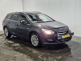 Schadeauto Opel Astra SPORTS TOURER 1.4 Turbo 16V Combi/o  Benzine 1.364cc 88kW (120pk) FWD 2014/6