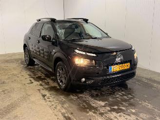 uszkodzony samochody osobowe Citroën C4 cactus 1.2 PureTech 110 12V Hatchback 4Dr Benzine 1.199cc 81kW (110pk) FWD 2017/6