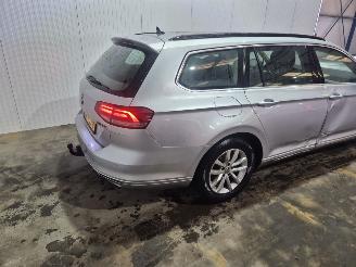 uszkodzony samochody osobowe Volkswagen Passat 1.6 TDI 16V Combi/o  Diesel 1.598cc 88kW (120pk) FWD 2015/11