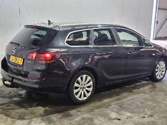 krockskadad bil auto Opel Astra 1.4 Turbo 16V Combi/o  Benzine 1.364cc 103kW (140pk) FWD 2011/10