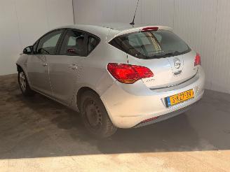 uszkodzony samochody osobowe Opel Astra 1.7 CDTi 16V 110 Hatchback 4Dr Diesel 1.686cc 81kW (110pk) FWD 2011/9