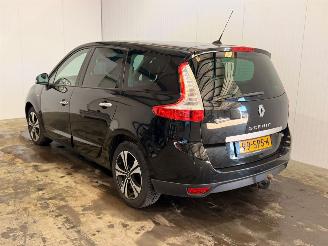 Coche accidentado Renault Scenic 1.6 dCi MPV  Diesel 1.598cc 96kW (131pk) FWD 2011/11