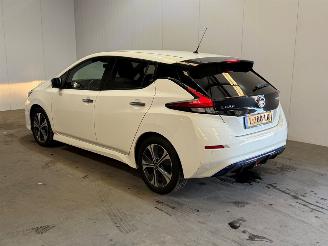 Vaurioauto  passenger cars Nissan Leaf N-Connecta 40 kWh 2021/6