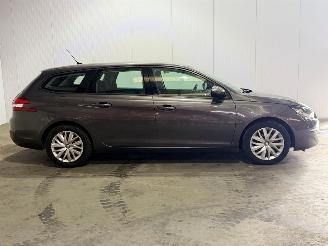 Peugeot 308 1.2 PureTech Blue Lease picture 2