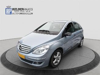 krockskadad bil auto Mercedes B-klasse B-150 2007/6