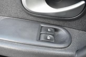 Renault Clio 1.2 16V picture 25