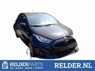 Salvage car Toyota Yaris Yaris IV (P21/PA1/PH1), Hatchback, 2020 1.5 12V Hybrid 115 2020/12