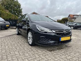 damaged passenger cars Opel Astra Sports Tourer - 1.0 Innovation 2016/7