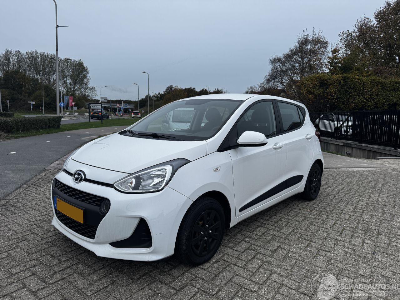 Hyundai I-10 1.0i cool navi