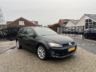 Unfallwagen Volkswagen Golf 2.0 TDI HIGHLINE AUTOMAAT 2014/10