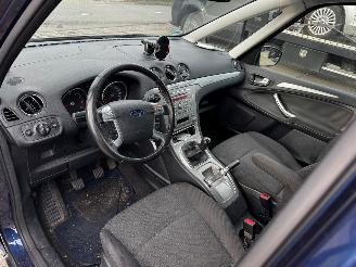 Ford Galaxy 2.0-16V Trend picture 13