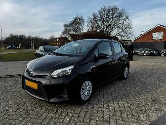 Schadeauto Toyota Yaris 1.5 Full Hybrid Aspiration 87.457 KM !! 2013/12