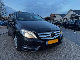 uszkodzony samochody osobowe Mercedes B-klasse 180 Ambition | 55.872 KM !! 1e eigenaar! 2014/3
