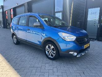 krockskadad bil auto Dacia Lodgy 1.2 TCe Stepway 7p. | 2015/5