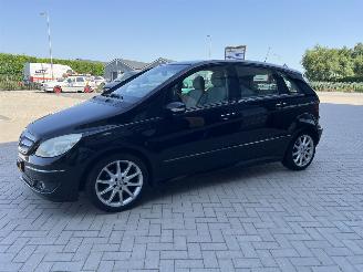 krockskadad bil auto Mercedes B-klasse 150 Automaat !! apk tot maart 2027 2007/3