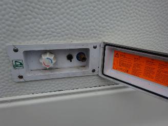 Polar  590 wintercaravan, Zonnepanelen, Ringverw. op warm water, Douche, Mover picture 37