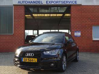Voiture accidenté Audi A1 1.6 TDI Ambition Pro Line Business DSG, Panorama, Navi, Airco 2015/1