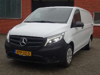 krockskadad bil bedrijf Mercedes Vito 110 CDI Functional Lang, Airco, Cruise, Lane assist, PDC, Camera 2021/12