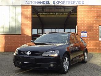 Damaged car Volkswagen Jetta 1.6 TDI Comfortline BMT, Airco, Navi, Cruise control, PDC 2012/5