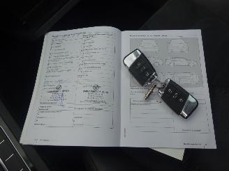 Volkswagen Passat Variant 1.6 TDI Highline, Panorama, Leer/alca, DAB+, Navi, 3 zone Airco picture 19
