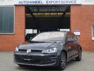 Unfallwagen Volkswagen Golf Comfortine Allstar 81kw DSG Automaat, Adaptive cruise, Climate control 2016/3